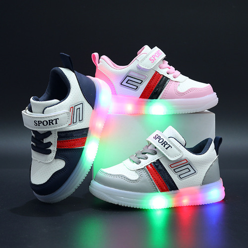 Children's Casual Shoes Spring and Autumn New Korean Version Magic Stick Soft Sole Children's Board Shoes with LED Light Up for Girls
