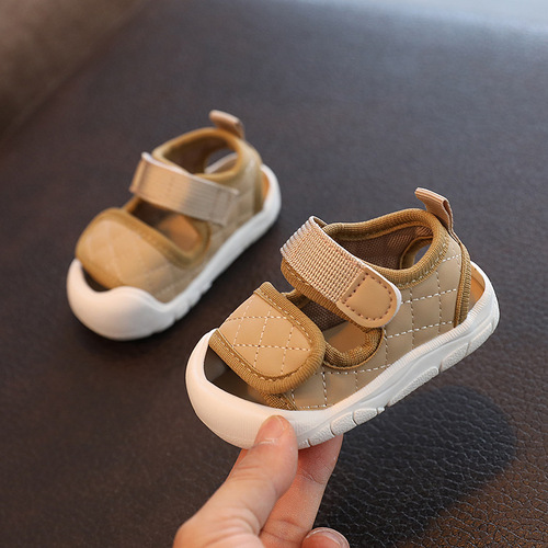 New Spring and Summer Baby Sandals Toddler Shoes 0-2 Years Old 1 Baotou Anti-Kick Baby Shoes Men's and Women's Beach Children's Shoes