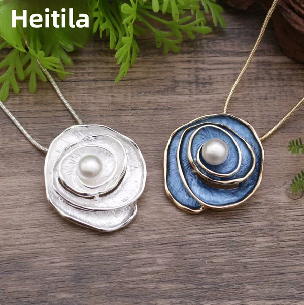 Cross-Border Best-Selling Enamel Pearl Inlaid Rose Flower Necklace for Women, Simple and High-End Hollow Rose Flower Pendant