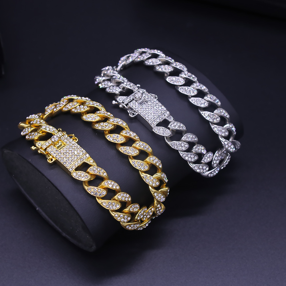 Men’s Cuban Link Bracelet • Premium Stainless Steel • Waterproof & Hypoallergenic. Classic Street Style, Durable & Comfortable. Symbol Of Confidenc_voghion.com