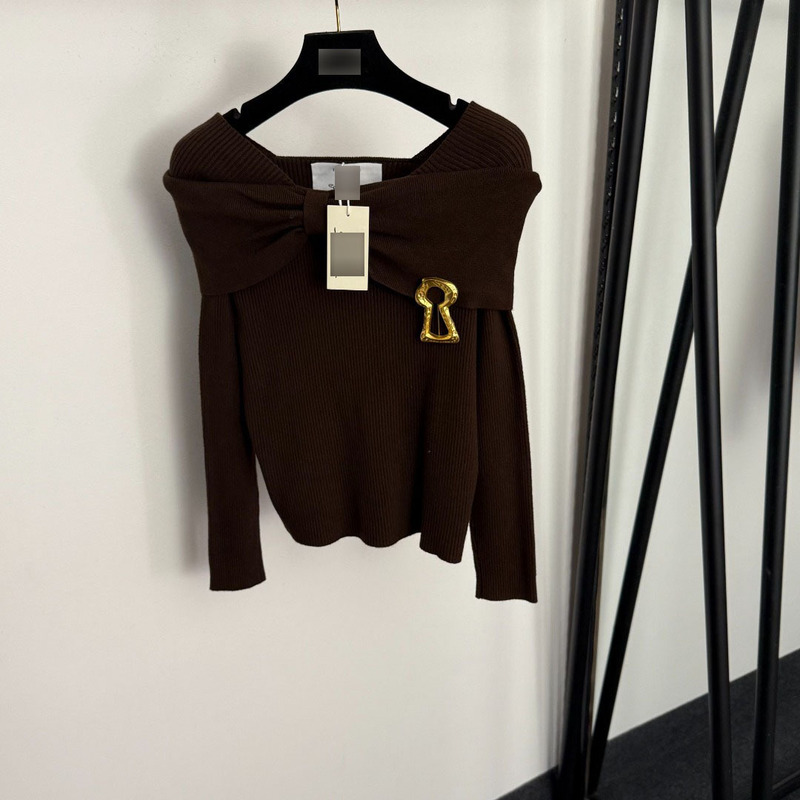 25 Early Autumn Cross-Border Nanyou Classy New Popular Metal Keyhole Brooch One-Line Collar Long-Sleeved Knitwear Top