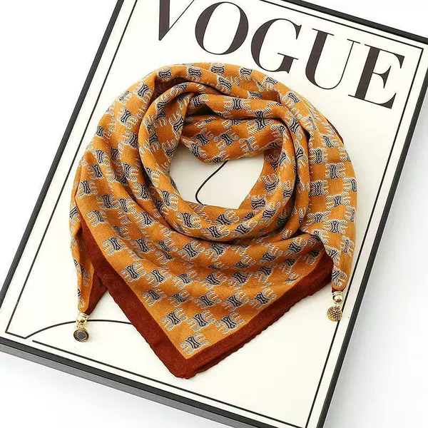 18 small E yellow coffee edge---magnetic buckle cotton and linen (triangular scarf)