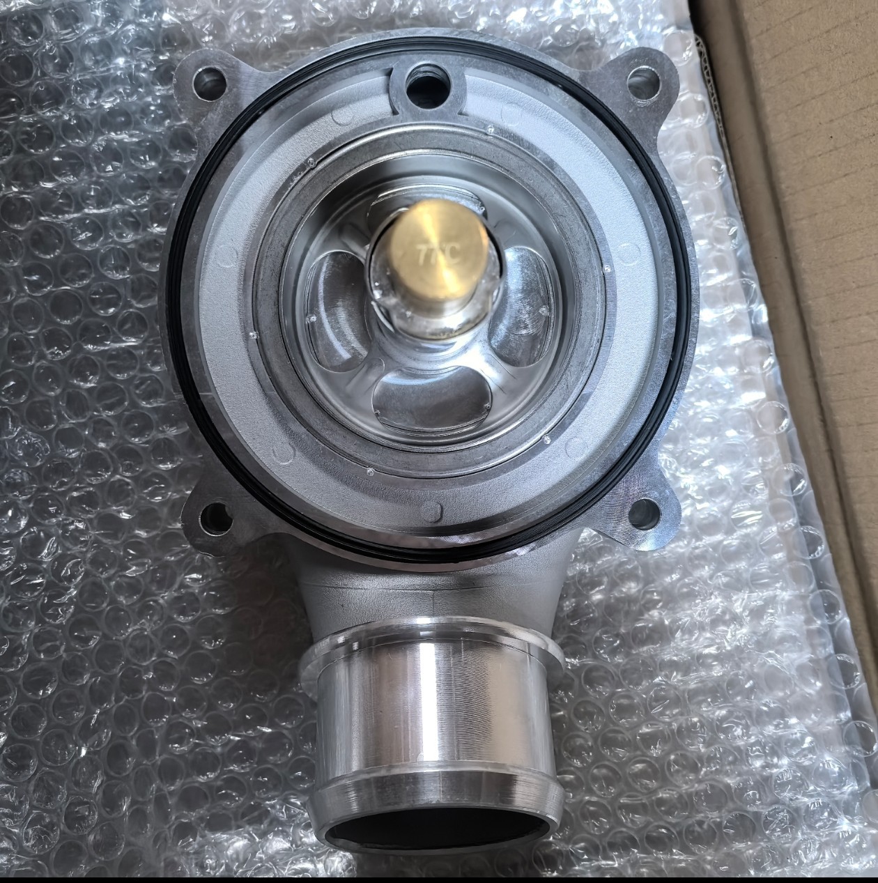 Suitable for Mercedes-Benz Truck Thermostat A4712003615 A4712006215 4712007515