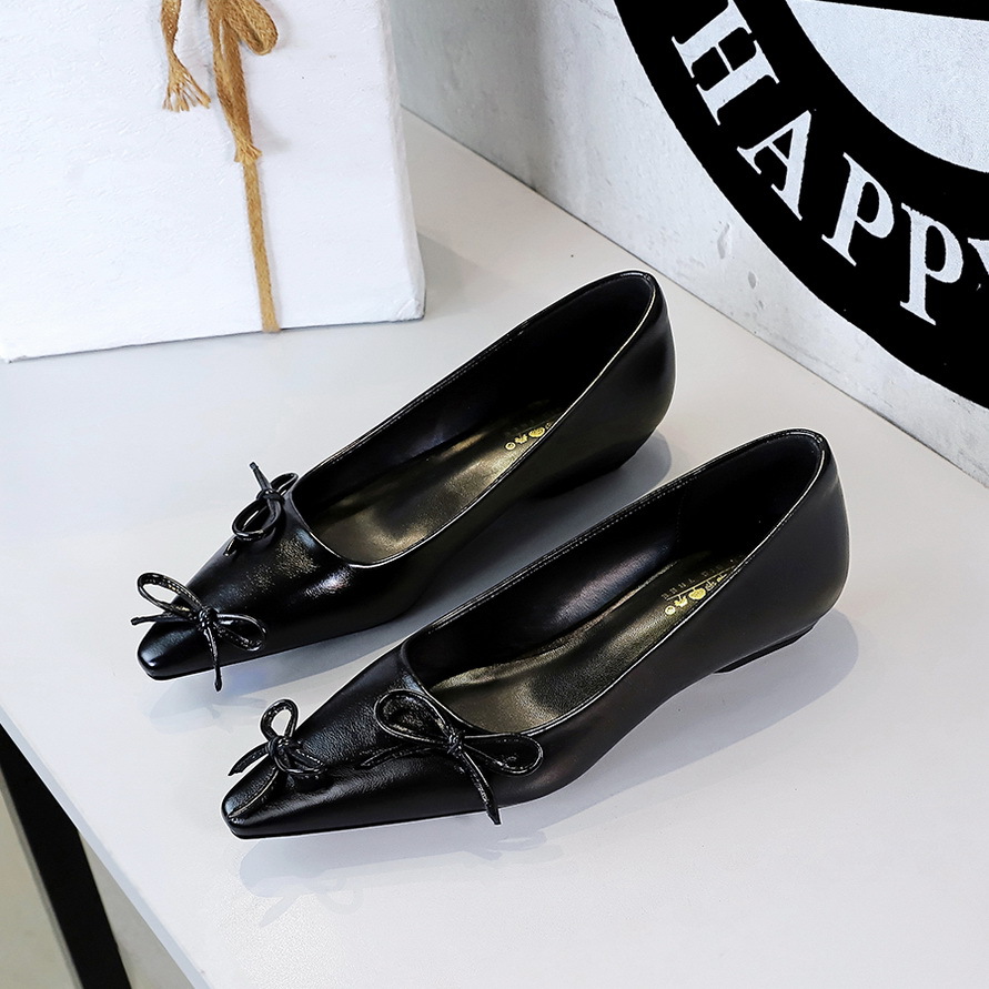 Elegant Women's Pointed Wedge Heel Pumps With Bowknot Detail_voghion.com