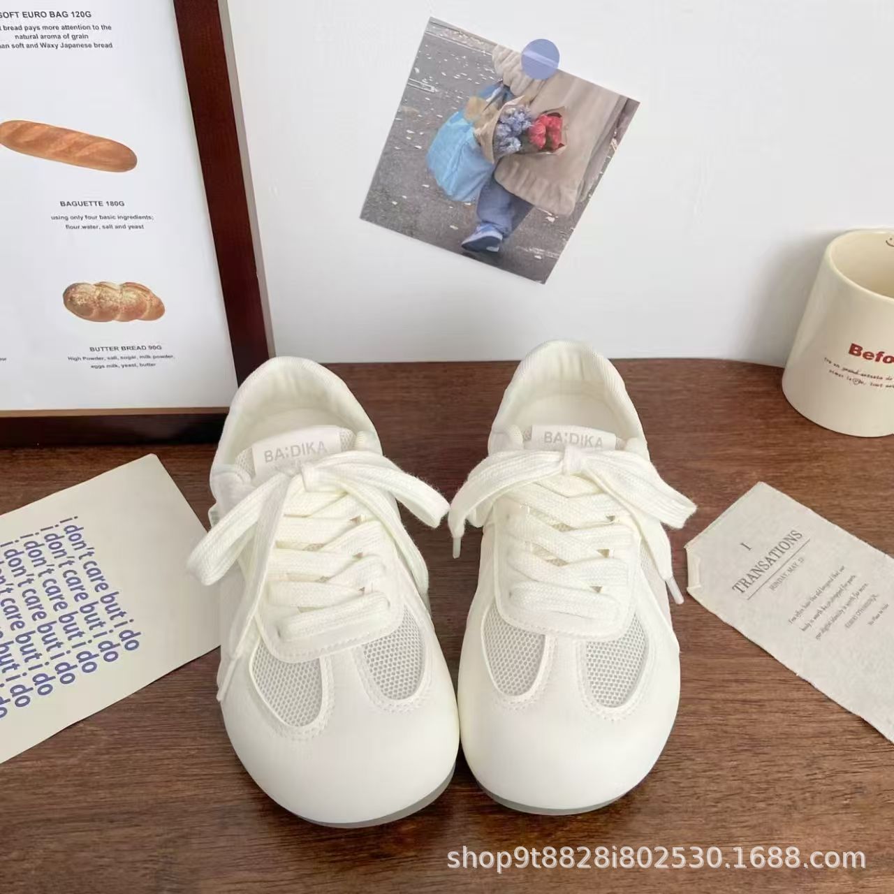 88-7598 Coreano encantador dibujo animado Agan De zapatos de entrenamiento para mujeres primavera 2026 nuevos zapatos blancos de viaje universal