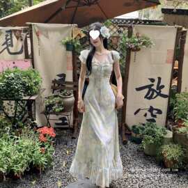 女装新款法式夏季温柔海边度假连衣裙碎花荷叶裙子大码气质