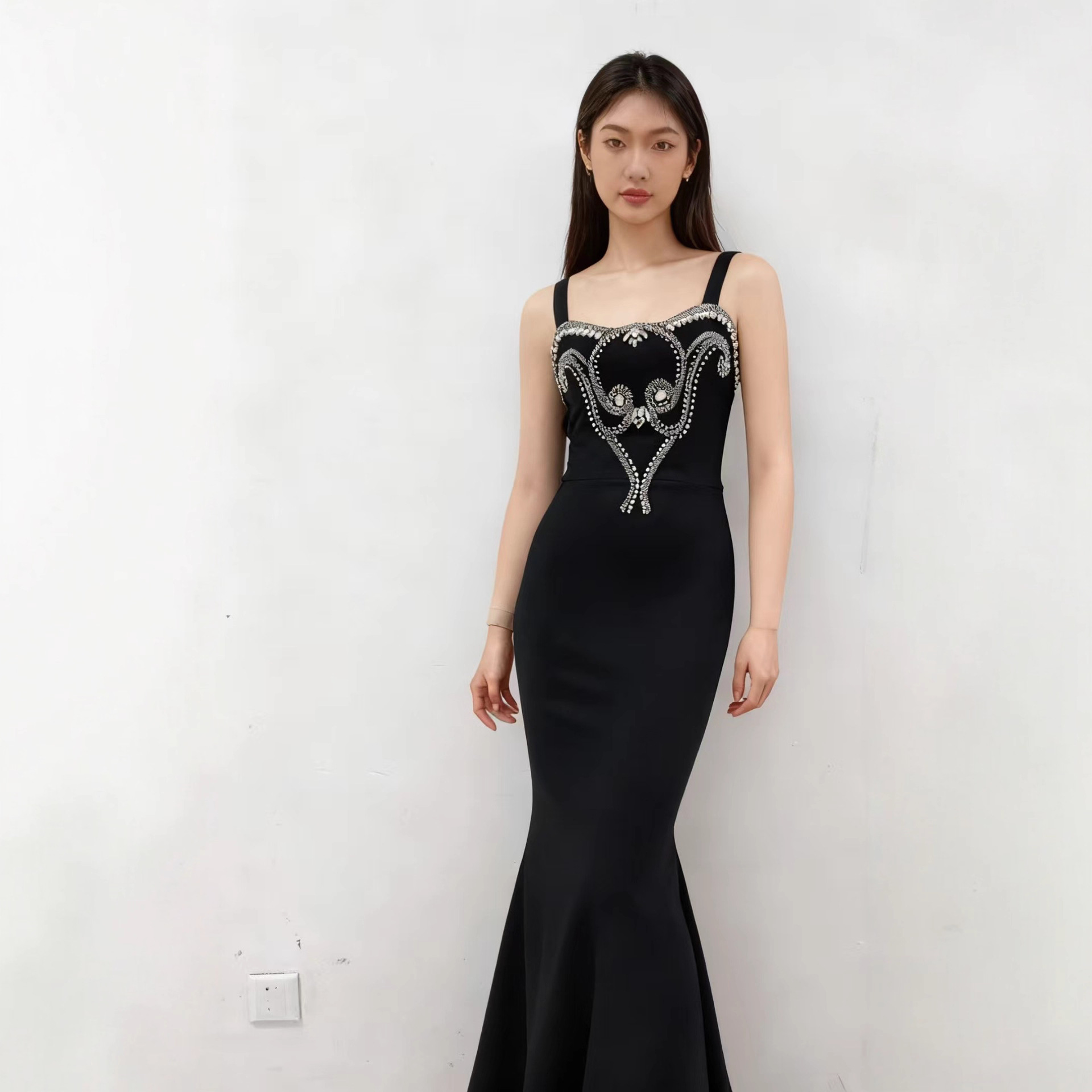 Amazon's Best-Selling New Evening Dress, Tube Top, Slim Fit Banquet Fishtail Sexy Strappy Special-Shaped Decorative Dress