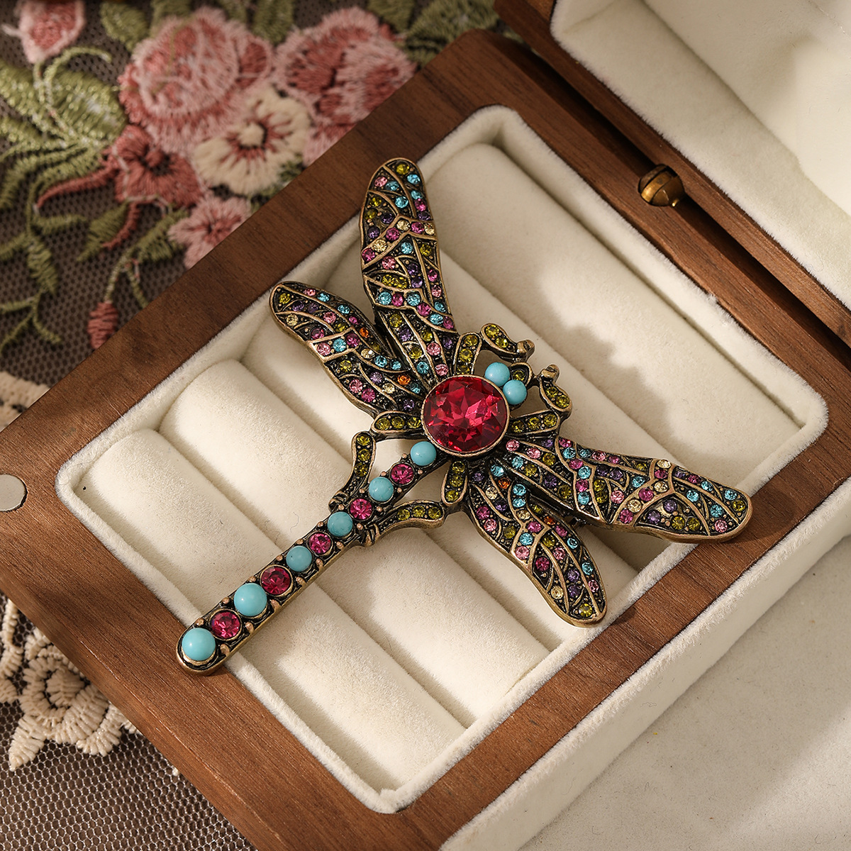 Heidi Ancient Golden Dragonfly Brooch Medieval Cross-Border Insect High-End Alloy Brooch European and American Full Diamond Women's Clothing Wholesale