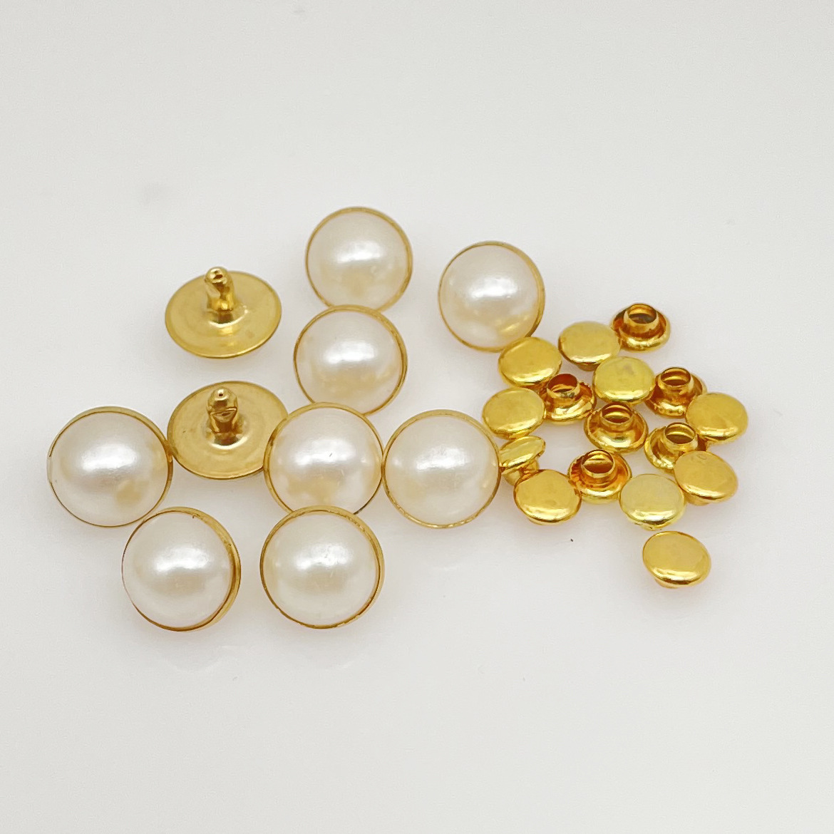 生产半圆管钻 彩色珍珠钻钉 亚克力铆钉 金属带钻铆钉鞋服使用