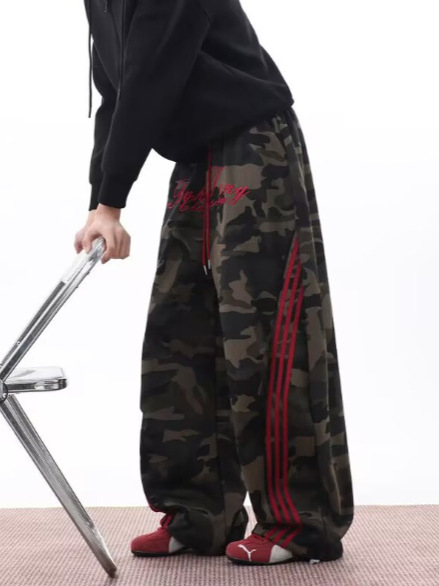 Quality retro camouflage jeans