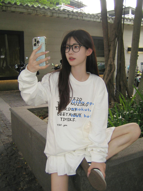 胖mm韩系chic慵懒休闲白色打底衫秋季2025新款独特大码长袖t恤女|undefined