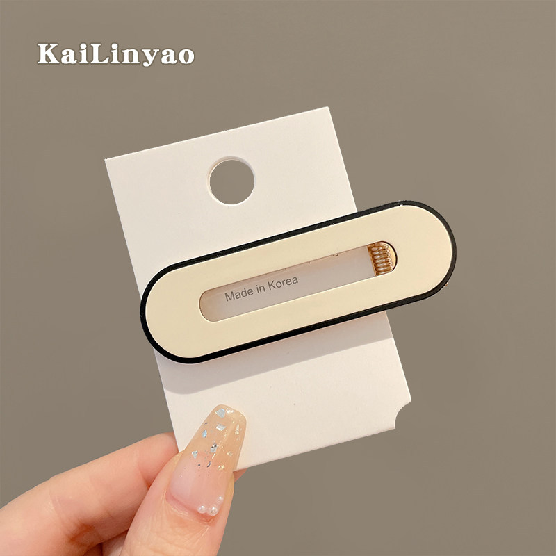 Blanco y negro simple clip para el cabello de mujeres ins estilo nicho sentido de diseño de una palabra clip para el cabello de la frente de cabello fruncado joyería clip para el cabello