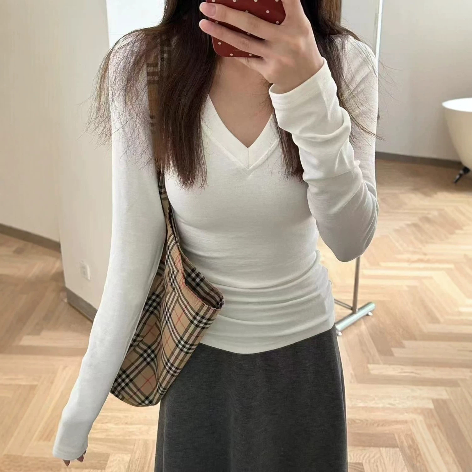 Korean-style dopamine ribbed V-neck top for women, early autumn, slimming and flattering, stylish and trendy