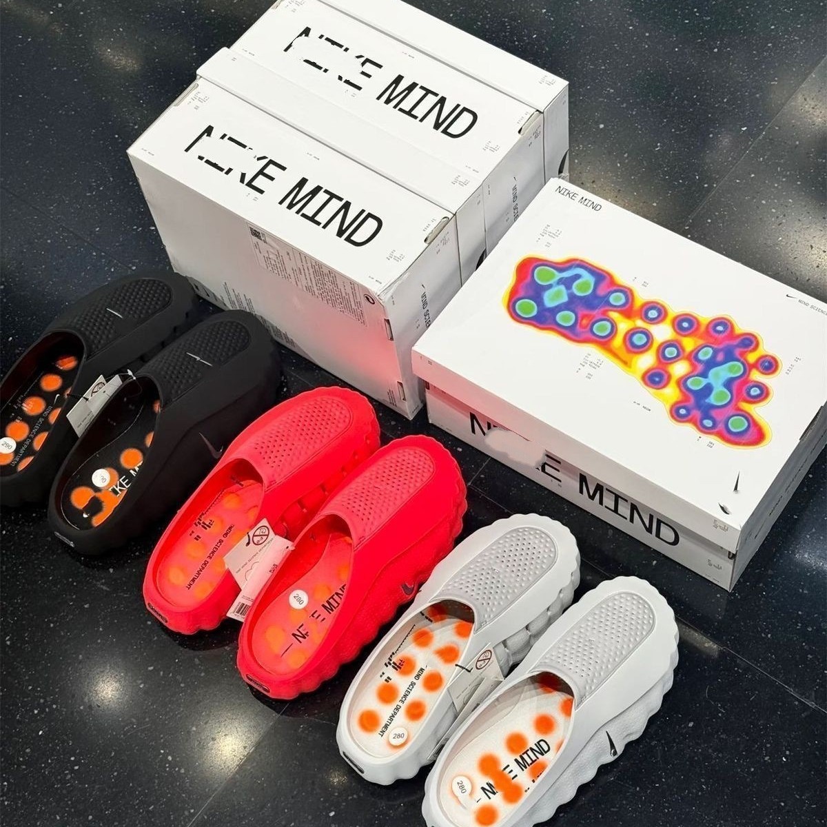 High-quality MIND 001 sports sandals with a unique toe design, unisex, featuring massage beads for a comfortable, cushioned feel