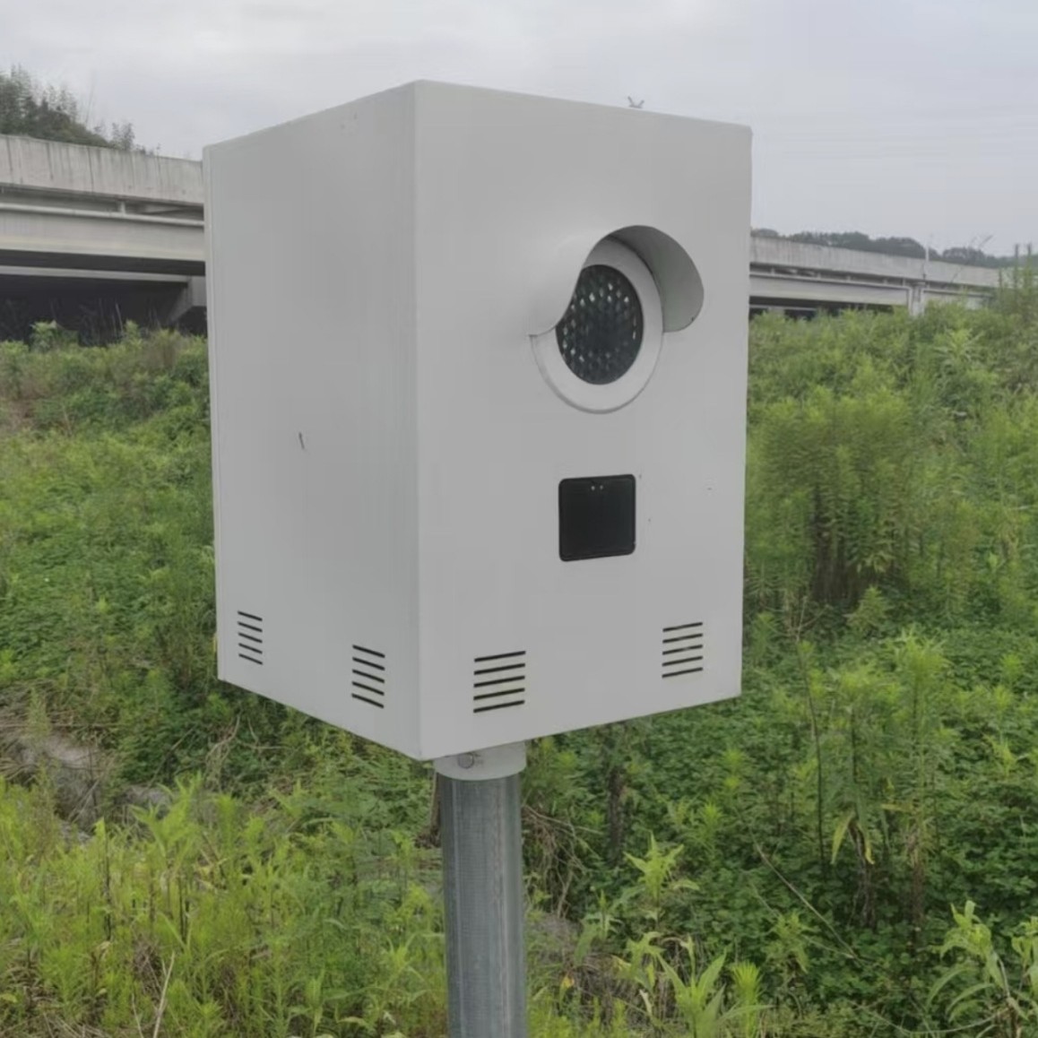 公路园区国道测速抓拍闪光测速爆闪超速提示闪光灯，仿真测速仪