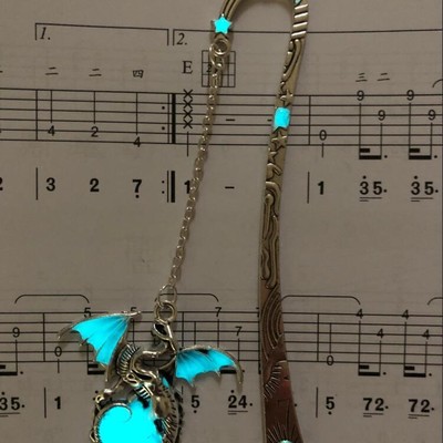 外贸款夜光古银龙星月个性书签古银发光合金书签荧光饰品|ms