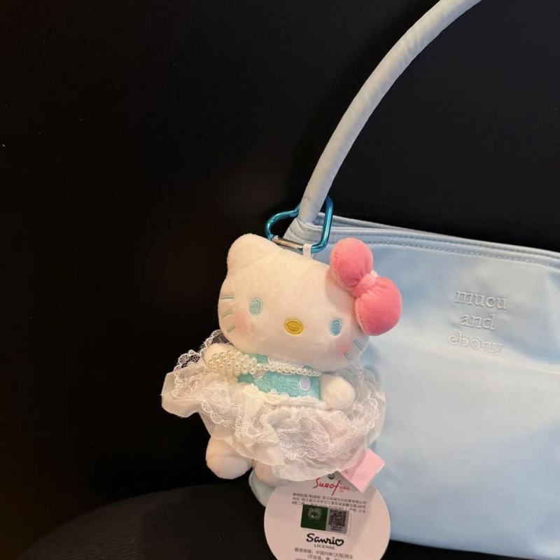 三丽鸥正版HelloKitty凯蒂猫包包挂饰背带裤毛绒玩具钥匙扣车载装|undefined