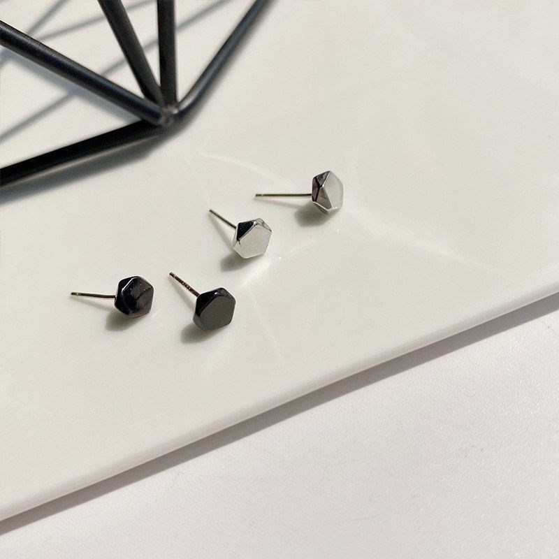 Minimalist Black Clip Earrings For Men Stylish Ear Bone Studs_voghion.com