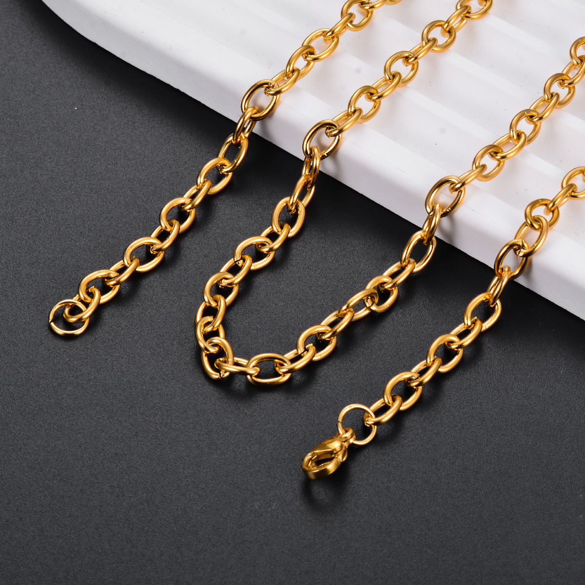 304 Stainless Steel Chain Material cable chain Chain Type 1 Piece Quantity 1 Piece Solid Color Necklace 304 Stainless Steel Chain PVD Coated 18K Real Gold Plated Unisex Cable Chain Simple Style