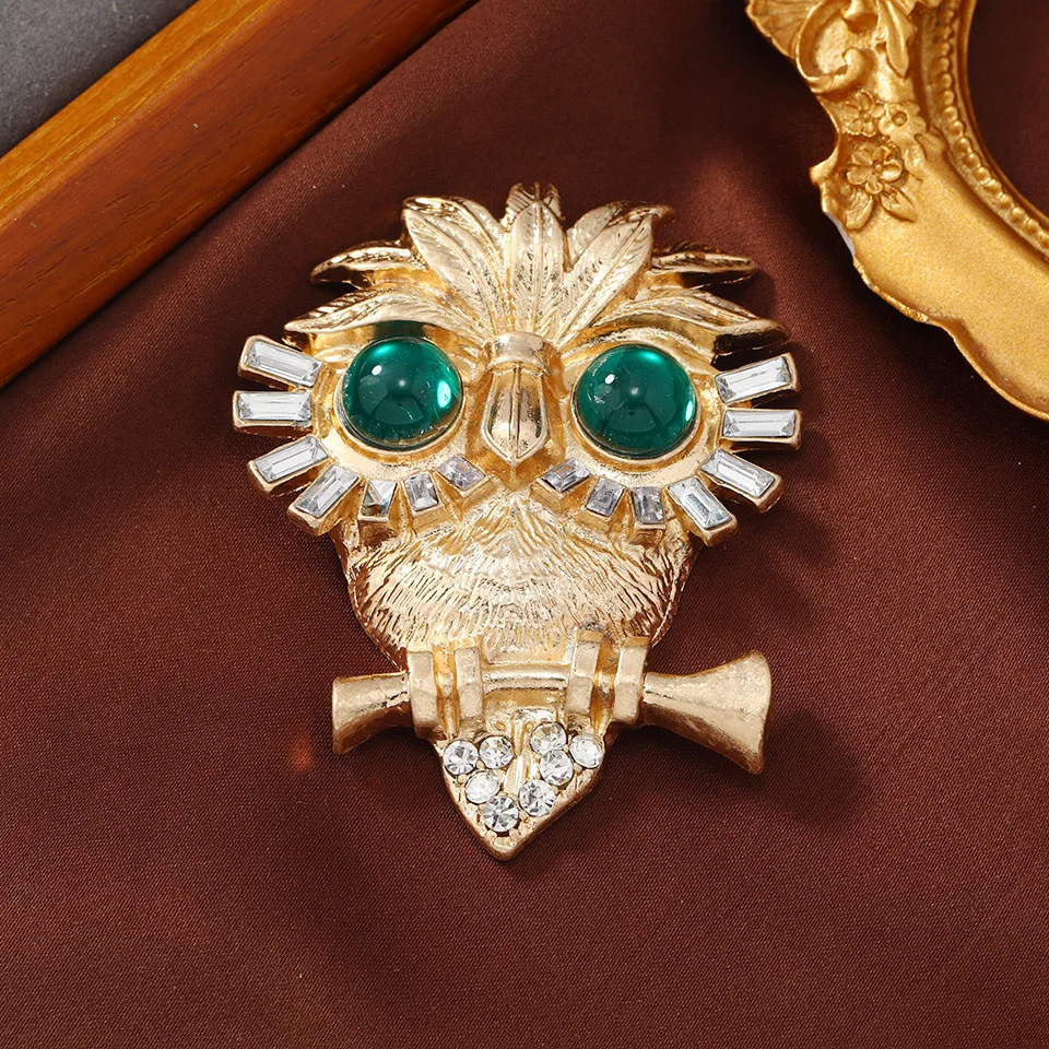 Classic enamel brooch mid-ancient vintage corsage starfish cross court pin heavy industry badge accessories one-piece delivery