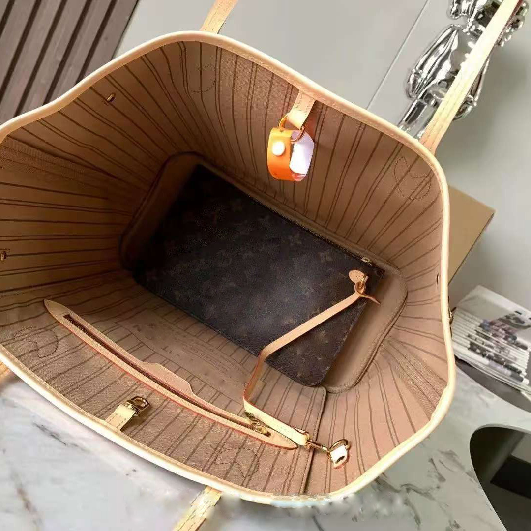 Louis Vuitton Neverfull MM Monogram Canvas