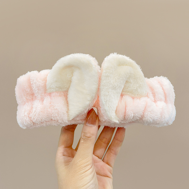 Hermosas bandas de pelo de peluche de dibujos animados otoño y invierno para mujeres lava la cara impermeable antideslizante pañuelo red 2025 nuevo paquete de cabello joyas de cabeza