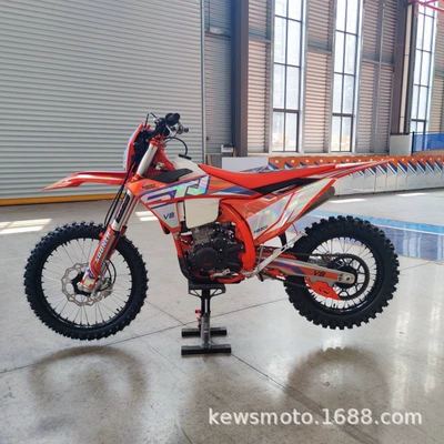 Kross motosiklet mühərrikləri the Stoner STNV8-4NB300 mountain