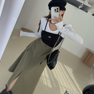 �n���͹ż�ɫ���LȹŮ�@�ݸ���ϵ�۴�ڴ�ǰ�_�����ȹ2ɫ