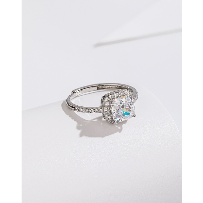 S925 plata esterlina de alto carbono diamante cuadrado bolsa diamante anillo de luz de lujo alto sentido nicho diseño diamante incrustado hielo flor corte anillo para las mujeres