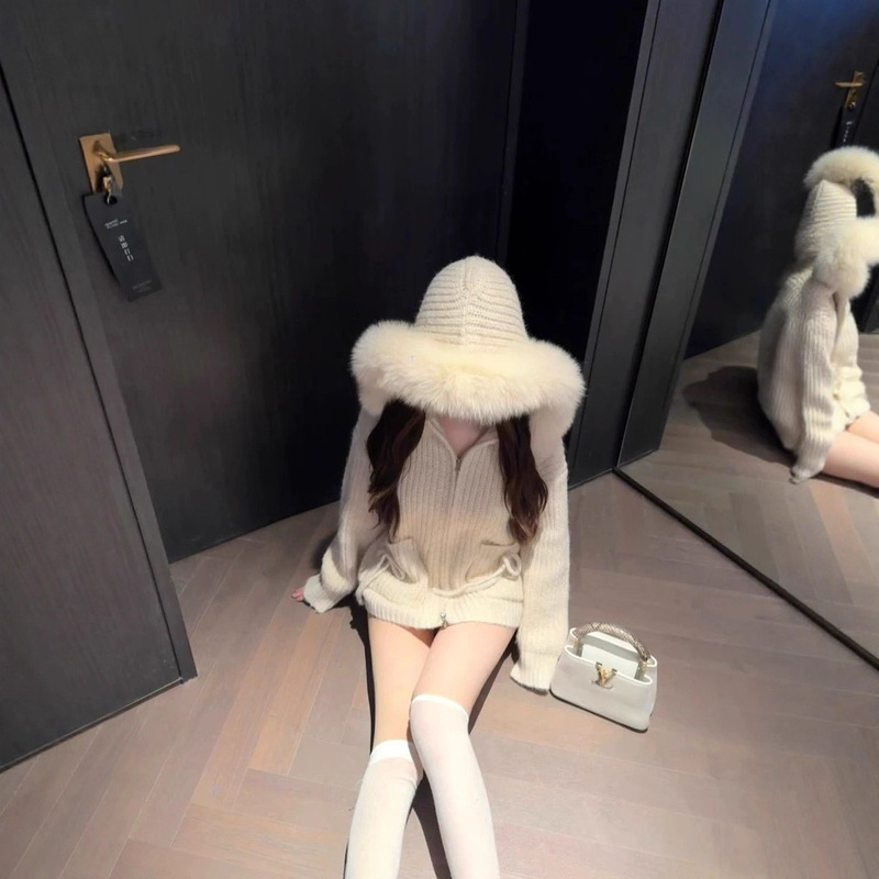 M900 White Outwear Women's 2025 New Hooded Short Versatile Autumn and Winter Knitted Cardigan Small Fox Fur Collar