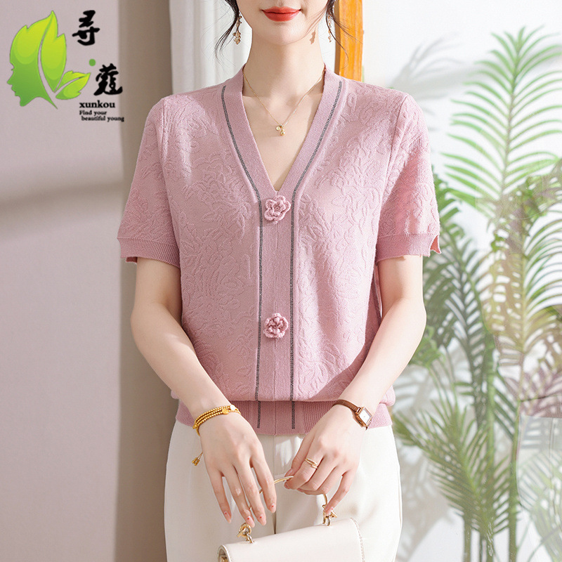 Mother's Summer Short-sleeved Knitted Top 2025 New Thin Ice Silk T-shirt for Middle-aged and Elderly Western Style Mother's Day Shirt for Women