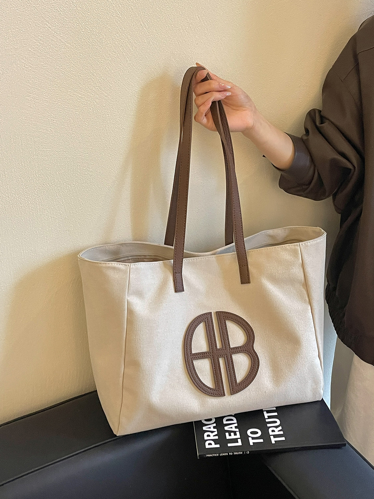 Bolsas axilales transfronterizas de gran capacidad para mujeres 2026 verano nuevo retro simple mochila de hombro de viaje bolsa de ocio