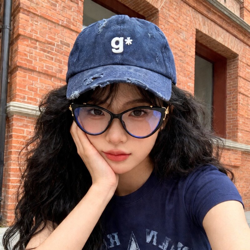 New Korean-Style Unisex Fashion Cat-Eye Non-Prescription Glasses with Blue Light Blocking, Photochromic, Versatile Trendy Eyeglass Frames New Korean-Style Unisex Fashion Cat-Eye Non-Prescription Glasses with Blue Light Blocking, Photochromic, Versatile Trendy Eyeglass Frames