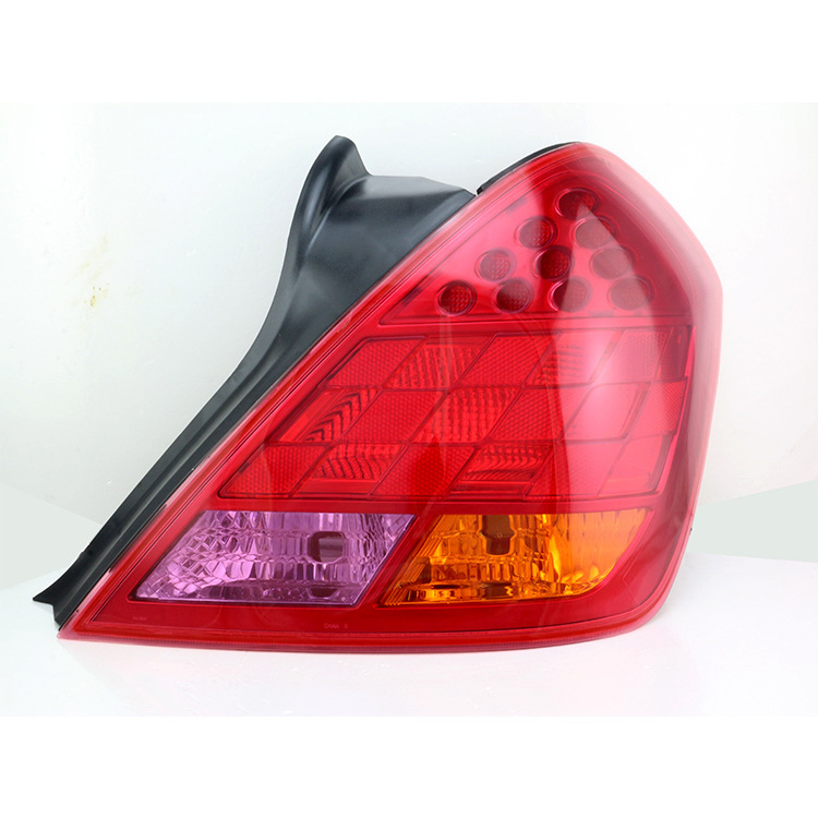 Aplicable a la vieja luz trasera Tianasana 06 07 luz trasera Tianasana semi-conjunto de la carcasa de la luz trasera luz de freno luz de dirección luz trasera