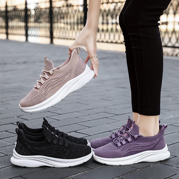 Walking shoes all-season for leisure