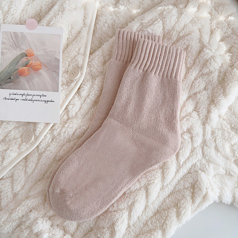 カシミヤの靴下の女性の月子の靴下の産後の秋冬の中で靴下とベルベットの厚い睡眠の靴下のぬいぐるみの保温のウールの靴下