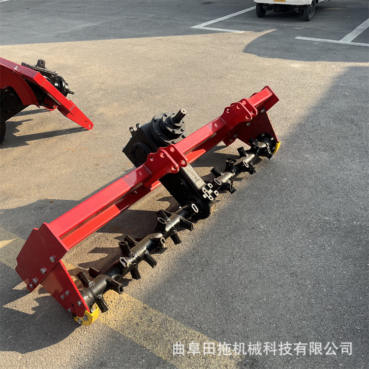 四轮拖拉机带旋耕机