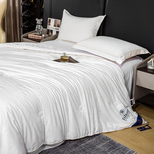 Hilton Hotel Silk Pillowcase Mulberry Silk 100% Cotton Air-Conditioned Quilt Thick Winter Cover Spring and Autumn Cover Bedspread Bedding Core Gift Cover