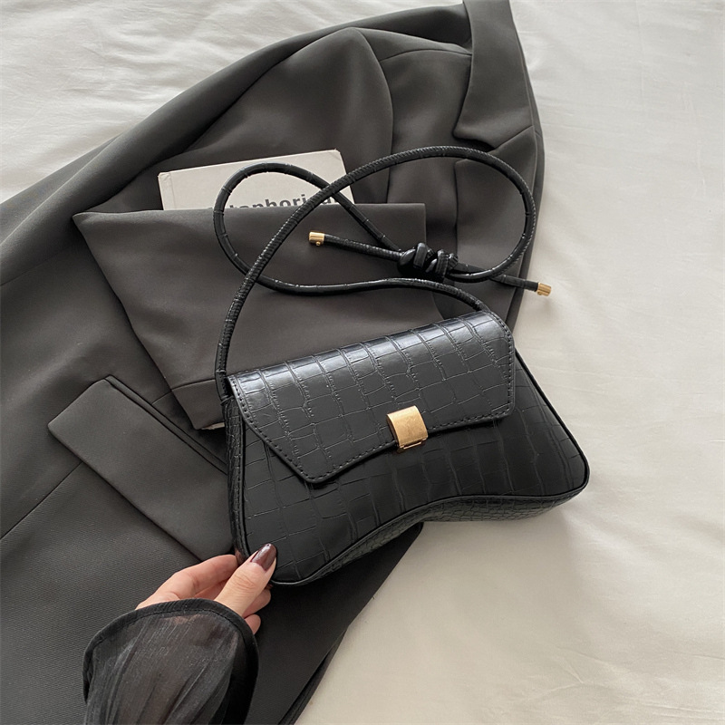 Mori cocodrilo patrón bolso de axila de todo fósforo de alto valor 2024 nueva moda de primavera y verano popular bolso de palo francés retro de lujo ligero