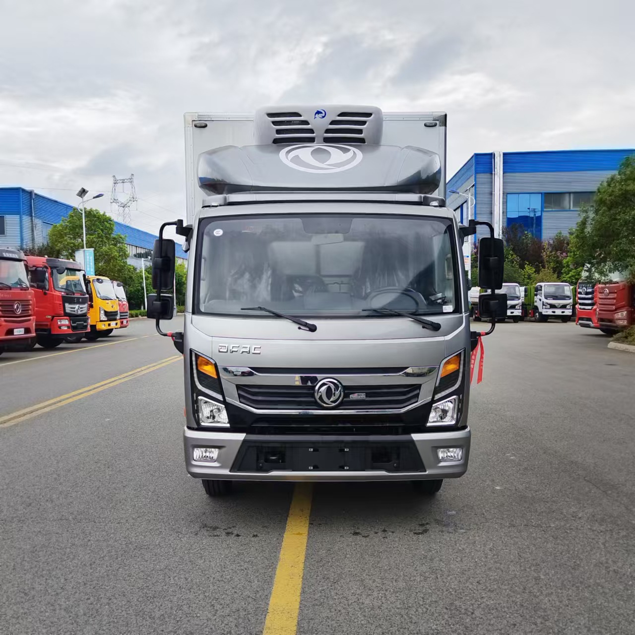 东风4米2鲜肉蔬菜水果保鲜冷链车冻货食品保温运输车天燃气冷藏车