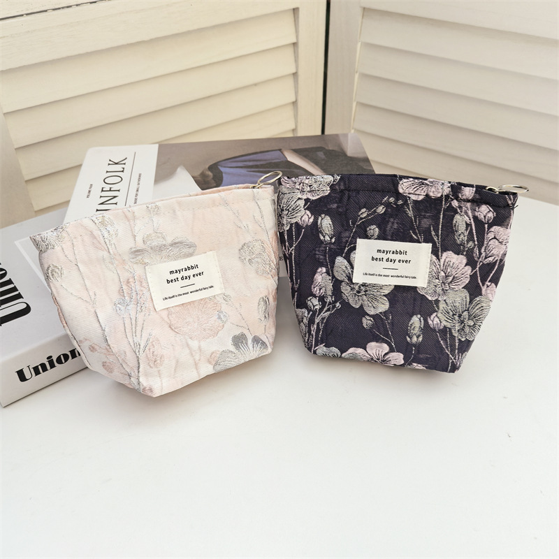 60g Weight Canvas Lining Material Zipper Closure Type / Strap Type Cosmetic Bag Bags Type Daily, Street, Shopping Occasion Corduroy Material Leopard Pattern All Seasons Season Women's Gender Elegant, Streetwear Style Square Shape Small Size Elegant Streetwear Leopard Corduroy Square Makeup Bags 18