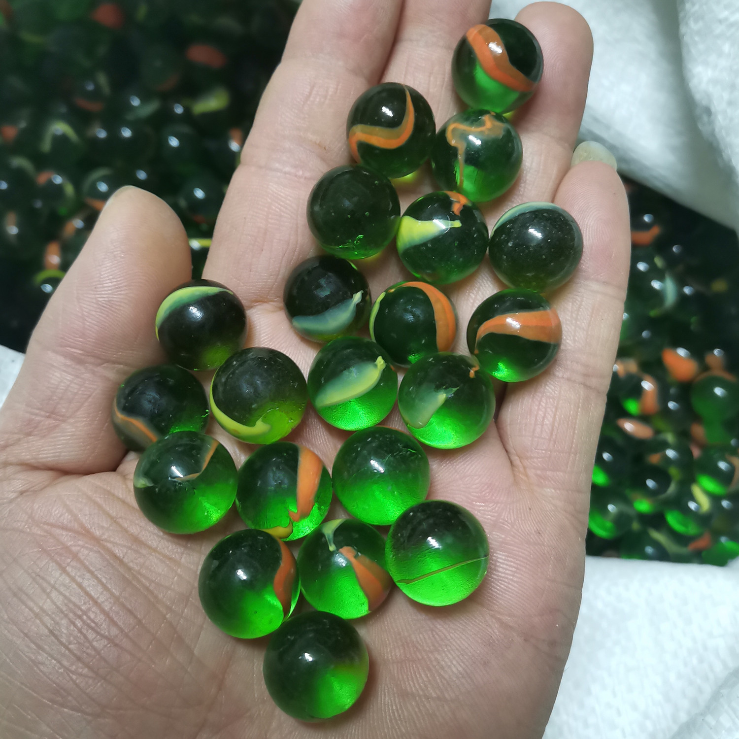 16mm mármoles de vidrio al por mayor juguetes nostálgicos cuentas de vidrio juego de damas tienda binaria de vidrio perlas sueltas bola artesanal