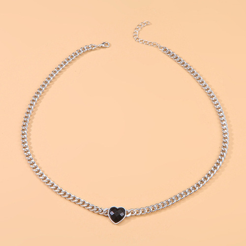 Black Heart Stainless Steel Necklace for Women, European and American Geometric Metal Clavicle Chain, Cool Style Choker Chain, Personality Punk Accessory