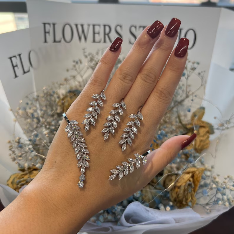 AliExpress Venta caliente hojas circón pulsera de lujo nupcial pulsera abierta accesorios de moda pulsera