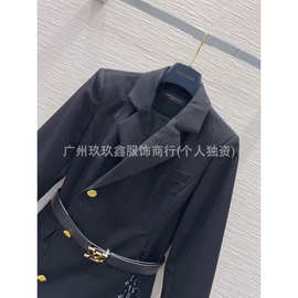 赫本风黑色西装连衣裙2025新气质通勤西服修身百褶裙子套装