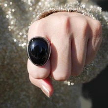 黑玛瑙宽面鸽子蛋戒指白水晶戒指高级感欧美复古个性中古时尚指环
