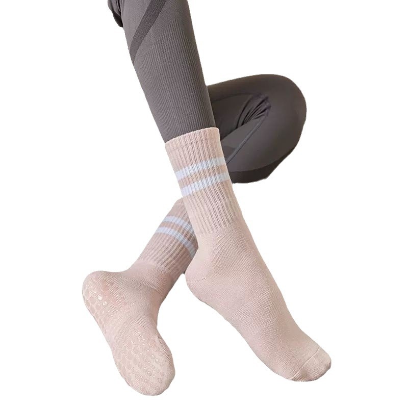 Calcetines de yoga calcetines de media pantorrilla para mujer Calcetines deportivos de color sólido de silicona antideslizante profesional especial para interiores Fitness Pilates para mujer