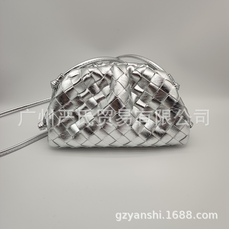 银色