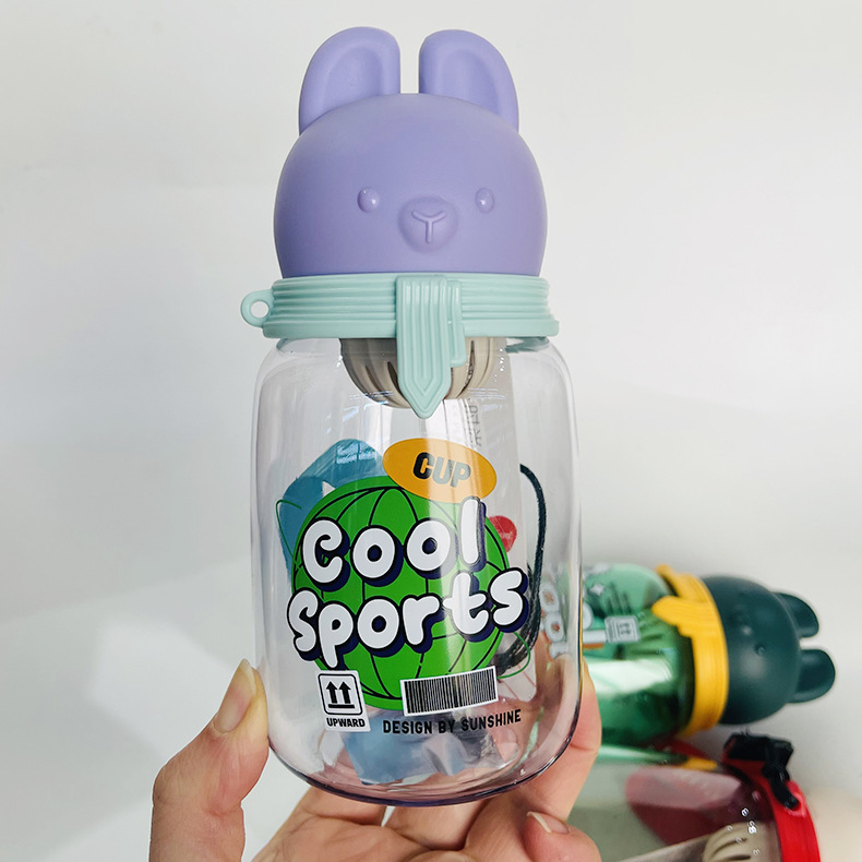 Baijia 5063 taza de plástico para niños babero cabeza de conejo taza de plástico nuevo estilo cool guapo correa de cuerda taza con partición de té