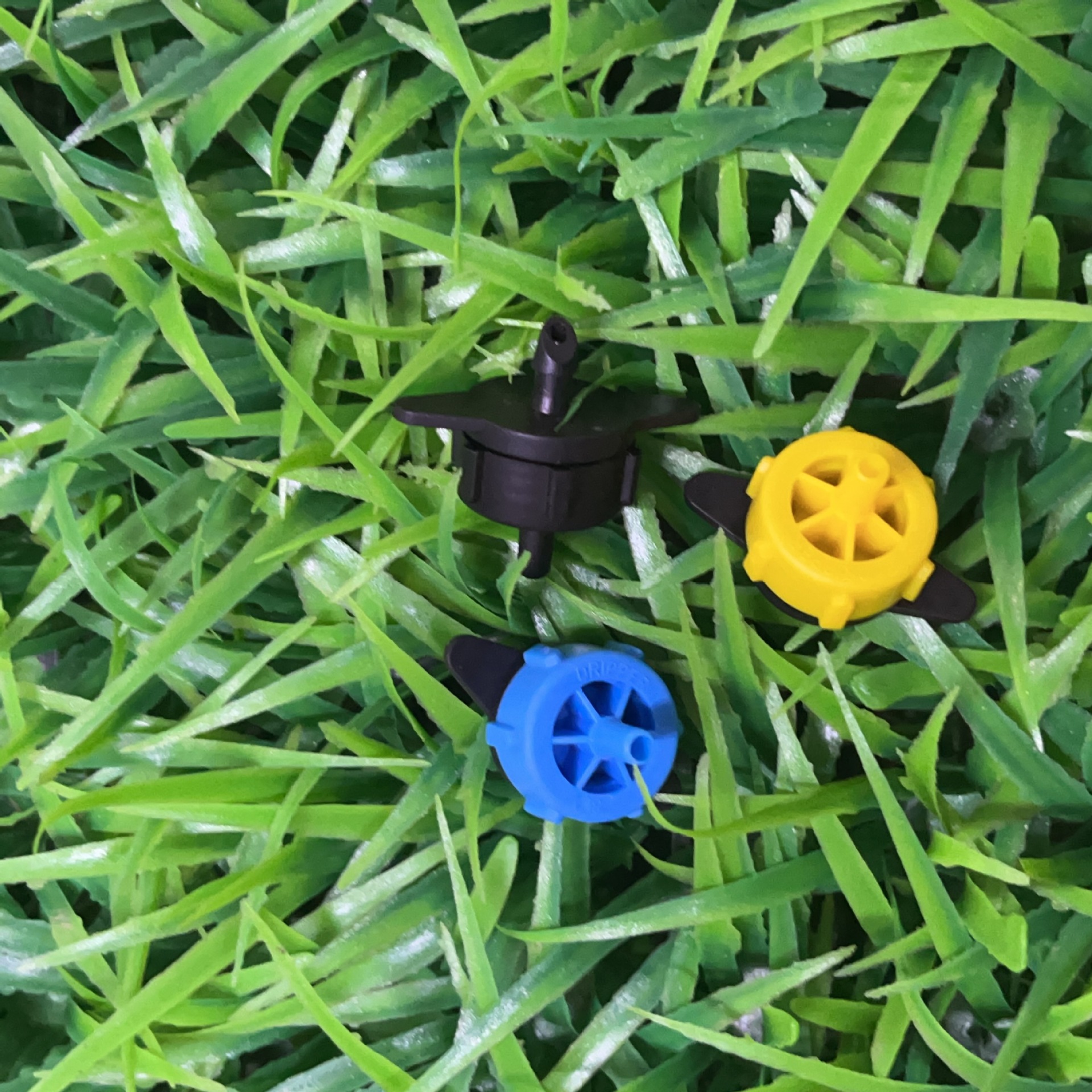 2L 4L 8L desmontable cabeza de goteo de compensación de presión para riego por goteo de árboles frutales de montaña en maceta flujo uniforme